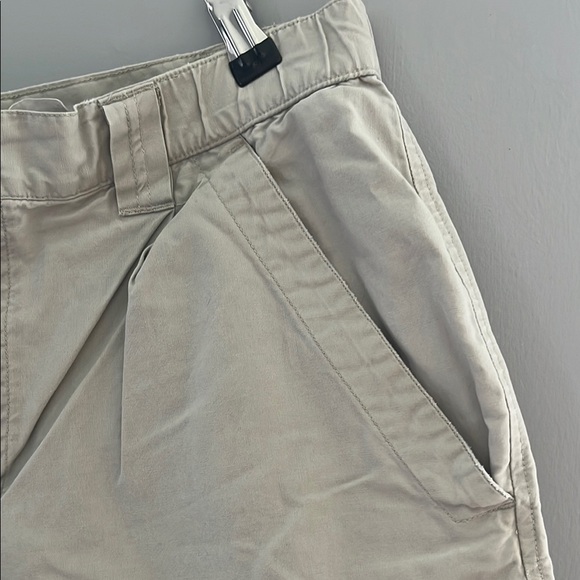 Columbia Sportswear Company Cream Athletic Shorts with Relaxed Fit Size 34 - Picture 9 of 9